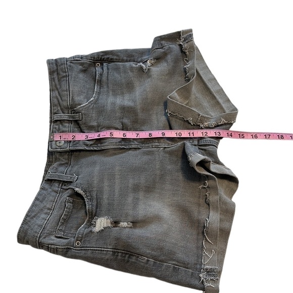 Old Navy Grey High Rise OG Denim Shorts - Size 10 - Picture 7 of 8